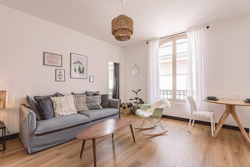 - Place Du Forum - Cathedrale Hyper Centre Apartment